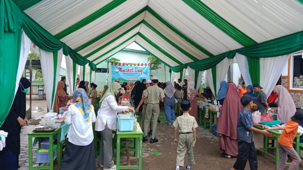 Pembukaan Market Day di SDIT Wahdah Islamiyah Sinjai: Ajang Kreativitas dan Edukasi Siswa